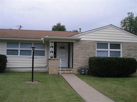 Attached basement garage, 3 large bedrooms, and an attic storage space that could also make for a cute playro 1,200mo 3 beds 1 bath 1,399 sq ft 1801 Faraon St, Saint Joseph, MO 64501 House Request a tour. . Homes for rent st joseph mo